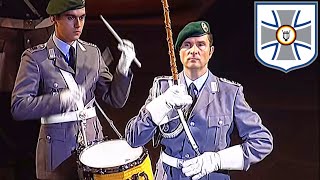 Drillteam 7Wachbataillon Spielmannszug Stabsmusikkorps der Bundeswehr  Berliner Militärmusikfest [upl. by Siwel17]