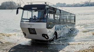 Ein Bus geht baden  Mit dem Hafencity Riverbus auf Stadtkreuzfahrt [upl. by Alleacim909]