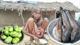 SHOL FISH with Mango fruit cooking by 90 year old grandma Village tribe people what type food eat [upl. by Yenahteb]