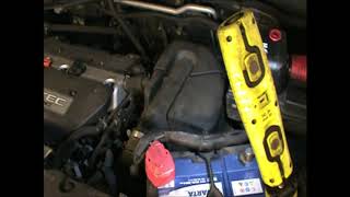 Honda CRV 2005 air Filter removal and replacement how to not that hard [upl. by Rombert]