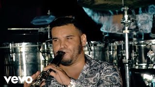 Banda Carnaval  El Coyotito Medley En Vivo [upl. by Ahsinert852]