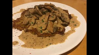 Original Zürcher Geschnetzeltes mit Champignons und Kartoffelrösti  Foodbustaz 001 [upl. by Dihgirb533]