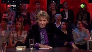 Matthijs van Nieuwkerk wordt niet goed bij De Wereld Draait Door 5 december 2011 DWDD [upl. by Atekan]