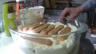 Zelf tiramisu maken [upl. by Aicirtam]