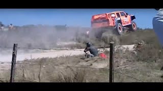 DAKAR  ESPECTACULAR SALTO de ROBBY GORDON [upl. by Aesoh62]