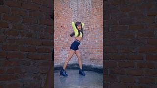 Kudiye Ni Tere  Dance Cover  Honey Singh  Vaishnavi kudiyeeniteri dance shorts [upl. by Dodi]