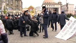 La discriminación contra los católicos ortodoxos en Lviv [upl. by Nauqyt554]