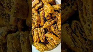 mathri recipe  namkeen snacks ytshorts shorts youtubeshorts trending viralshorts viralrecipe [upl. by Lorilee]