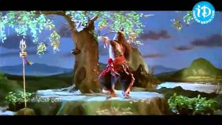 Athala Vitala Patala Song  Aapadbandhavudu Songs  Chiranjeevi  Meenakshi Sheshadri [upl. by Jolyn]