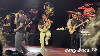 The ROOTS featuring Questlove amp Black Thought rockin the Wiltern Theater Los Angeles CA [upl. by Granniah762]