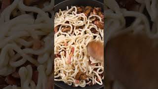 Udon à la crème de champignons lardons amp œuf mollet [upl. by Drewett]