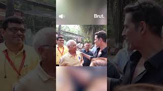 Here’s what this elderly man shared with Akshay Kumar at the polling station… [upl. by Sinnylg660]