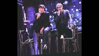 Adriano Celentano e Gianni Morandi  Scende la pioggia  LIVE Arena di Verona with lyricsparole [upl. by Inaffyt]