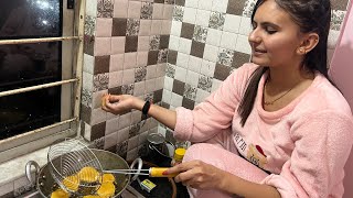 Aje bhajiya ni party kari ne frd ao ae bhega thy ne gapata mariya vlog😊 [upl. by Ase]