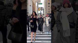 People’sreactions nyc walkingdownthestreet peoplesreactions reactions model reactionvideo [upl. by Ateval]