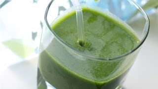 How to make Green Kale Smoothie with your Vitamix [upl. by Osnohpla]