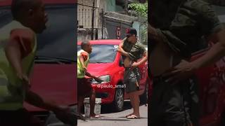 Cego assustado pessoas na rua 😅 pegadinha humor prank [upl. by Rehpotsirahc]