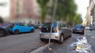 Prati le auto lasciate nel parcheggio a pagamento spostate sulle strisce [upl. by Morissa81]