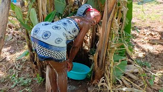 AFRICAN VILLAGE LIFEVILLAGE GIRL OUTDOOR BATH AFRICAN VILLAGE BATHINGtrending subscribe [upl. by Iduj]