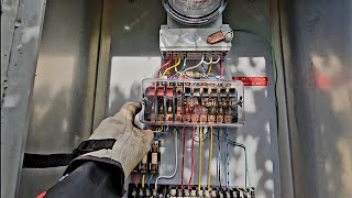 Changing a quotSmart meterquot  3 phase [upl. by Aztiley]