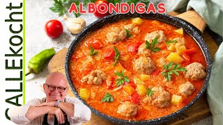 Hackbällchen in Tomatensoße Albondigas Rezept typisch von Mallorca [upl. by Usanis490]