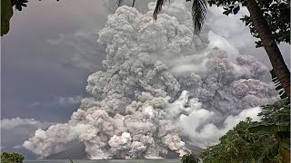 Crazy scenes in Indonesia as the Mount Ruang volcano erupts again [upl. by Adnuahsar]