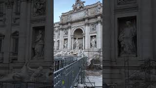 La passerella a Fontana di Trevi [upl. by Blount]