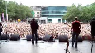 Antarctic Monkeys  When the sun goes down intro  Liverpool [upl. by Ainadi]