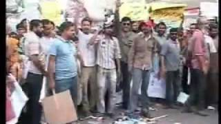 MQM K Kiraye k Log Muzahirey main Altaf Kutta Haye Haye Funnymp4 [upl. by Sialac868]