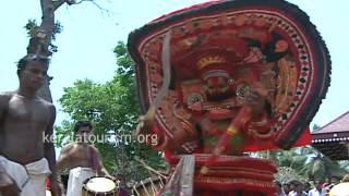 Vettakkorumakan Theyyam [upl. by Yursa]