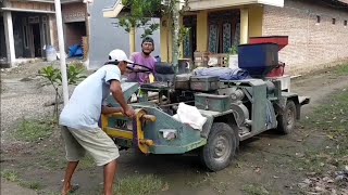 Hand Crank Started Compilation ∆∆ Kumpulan Start Mesin Diesel [upl. by Ozzy]