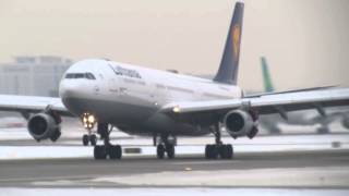 OHare Intl Airport Plane Spotting  Runway 28Center Heavy Arrivals in Snowy Weather 12162013 [upl. by Rilda379]