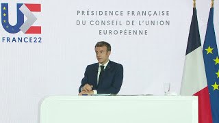 Présidentielle Emmanuel Macron appelle quotà ne rien céder au racismequot [upl. by Sigmund]