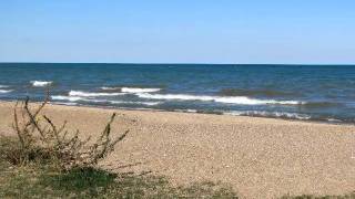 Farwell Pier and Beach Rogers Park  Chicago IL [upl. by Anaiuq]