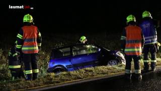 Mopedauto bei Unfall in Marchtrenk überschlagen [upl. by Yorker]