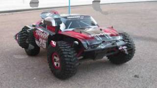 Traxxas 116 Mini Slash Brushless With Big Tires [upl. by Inanaup]