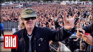 Wacken 2015 Udo Lindenberg mosht heimlich mit  Heavy Metal mit Schnauzer Sonderzug nach Sacken [upl. by Fitting]