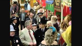 Martin Clunes on Inspector Morse  Happy Families  910 [upl. by Teodoro473]