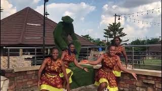 Best Igbo dance moves during video production [upl. by Bartley]