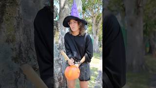 EU VI O FUTURO NO HALLOWEEN shorts [upl. by Yrrep]