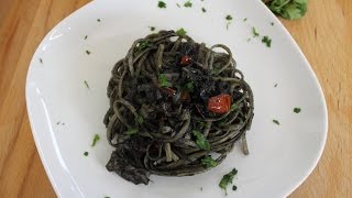 LINGUINE AL NERO DI SEPPIA  Buono Facile Veloce [upl. by Xymenes]