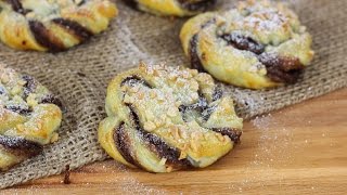 Nutella Schnecken aus Blätterteig mit Mandeln  Nutellakringel  Nutellaschnecken Nutella Kringel [upl. by Ahsiemat]