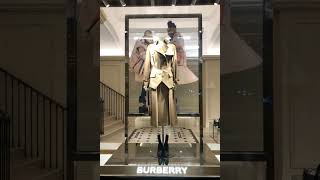 Lenticular animation UV print in a window of BURBERRY store [upl. by Adnuahs809]