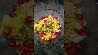 Instant Samosa chaat recipe 👍🏻❤️subscribe samosachaat recipe shorts viralvideo [upl. by Lesiram954]