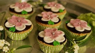 Cupcakes versieren met bloemen [upl. by Mansoor]