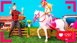 Barbie Vlog  Puppen Video für Kinder  Magisches Schloss Barbie auf dem Reiterhof [upl. by Hna]