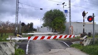 Spoorwegovergang Casamassima I  Railroad crossing  Passaggio a livello [upl. by Eveneg956]