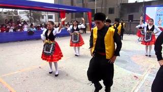 Danza rusa quotCasatschokquot saco oliveros 5to sec [upl. by Coster]