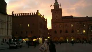 Plaza Mayor de Bolonia  Viaje a Bolonia [upl. by Gaw476]