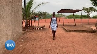 Côte d’Ivoire  un styliste ivoirien allie mode et protection de l’environnement [upl. by Nylissej692]